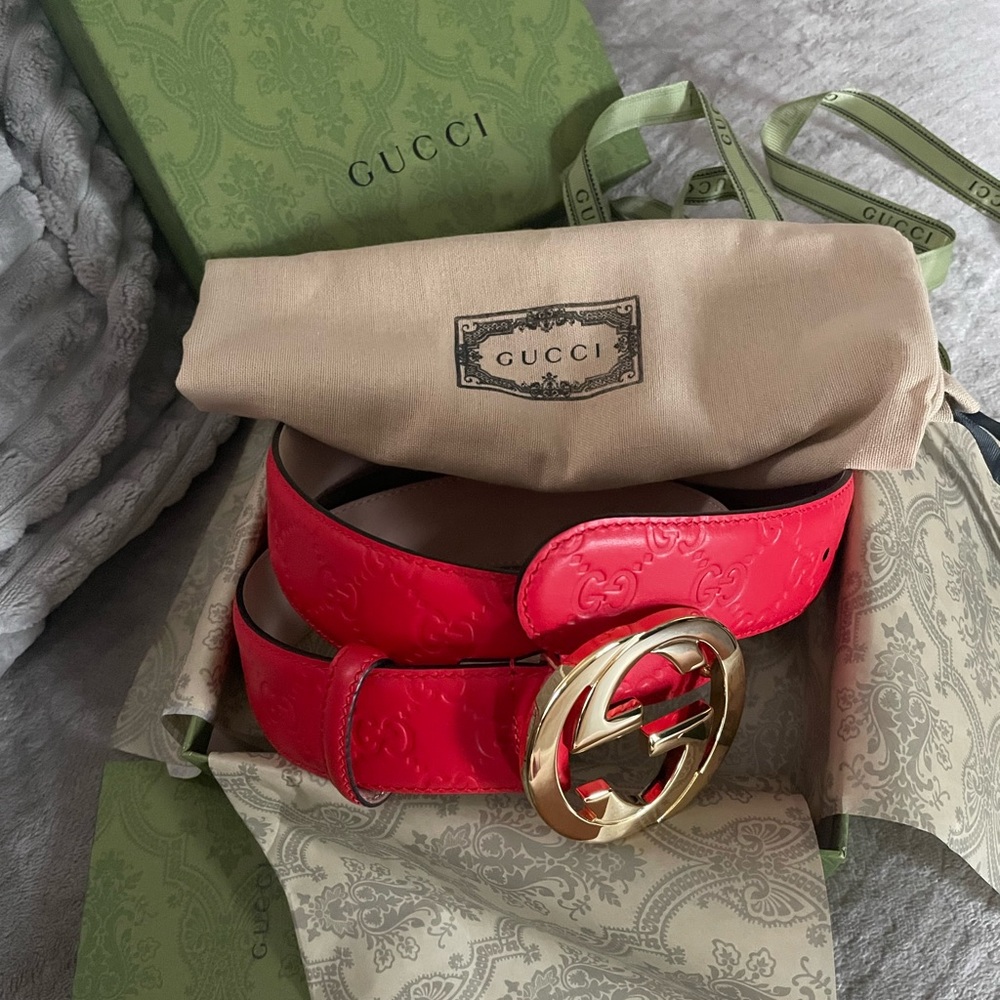 Gucci signature red buckle mint condition us 28/30